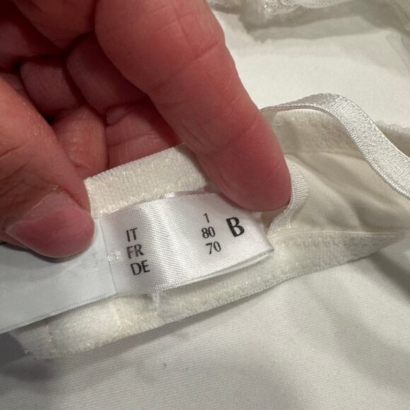 La Perla Scalloped Embroidered Mesh Lace Balconette Bra Size 32B White Underwire - Picture 11 of 12